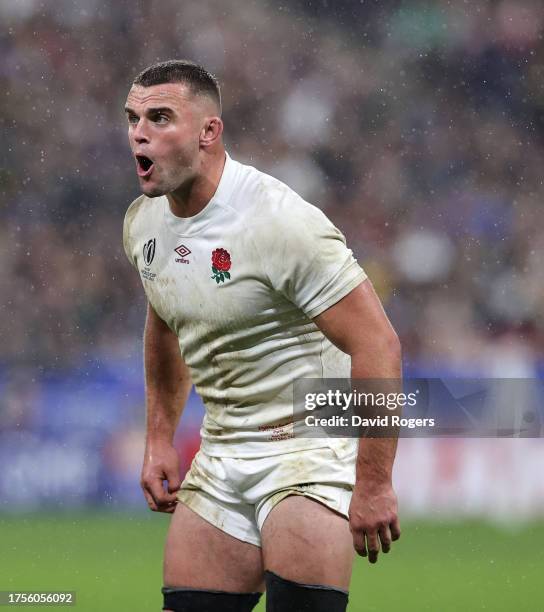 Ben Earl of England shouts instructions during the Rugby World Cup France 2023 match between England and South Africa at Stade de France on October...