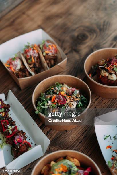 pre-prepared food for home delivery - veganism stock pictures, royalty-free photos & images