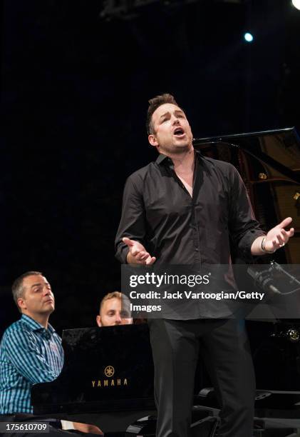 Metropolitan Opera tenor Stephen Costello sings the aria 'Ah! leve-toi, soleil' from Charles Gounod's 'Romeo et Juliette' at the fifth annual...
