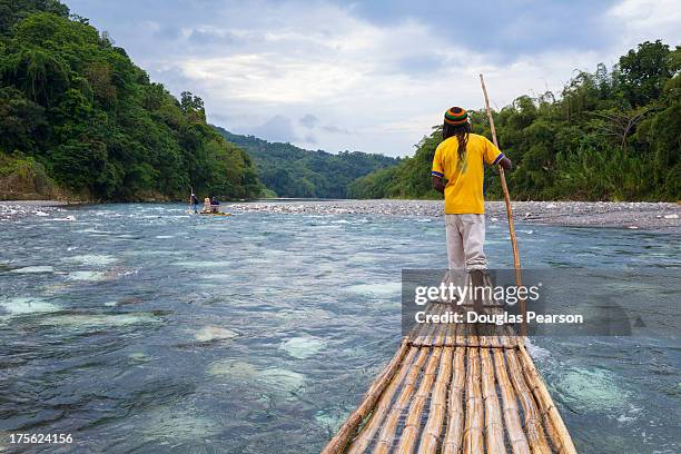 bamboo rafting on the rio grande, jamaica - ポートアントニオ ストックフォトと画像