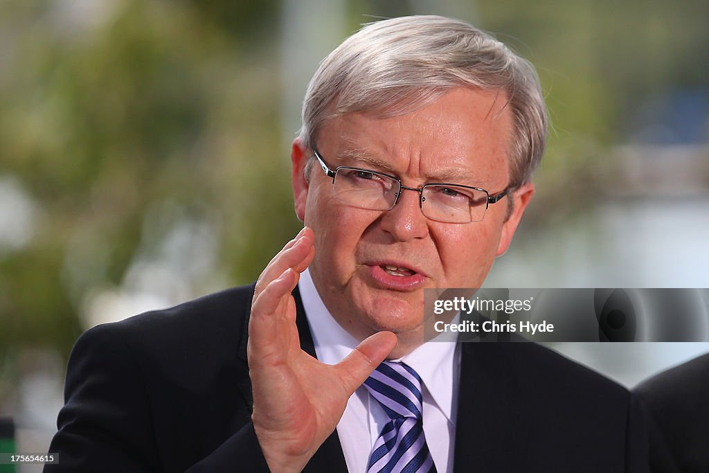PM Kevin Rudd Campaigns In Queensland