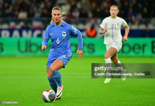 Amandine Henry of French in action during the Womens Nations League match between France and Norway at on October 31, 2023 in Paris Norway.