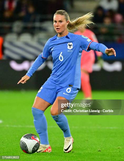 Amandine Henry of French in action during the Womens Nations League match between France and Norway at on October 31, 2023 in Paris Norway.