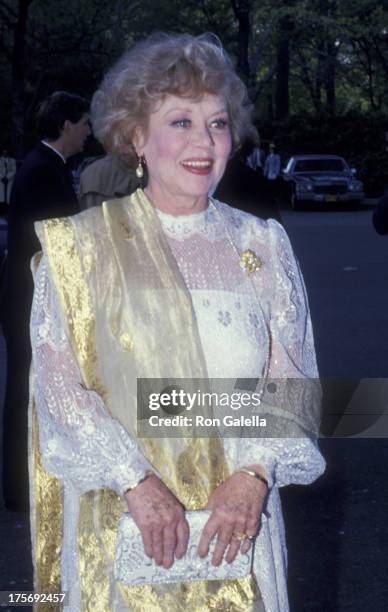 Glynis Johns attends Tribute Gala Honoring Alec Guiness on April 27, 1987 at Lincoln Center in New York City.