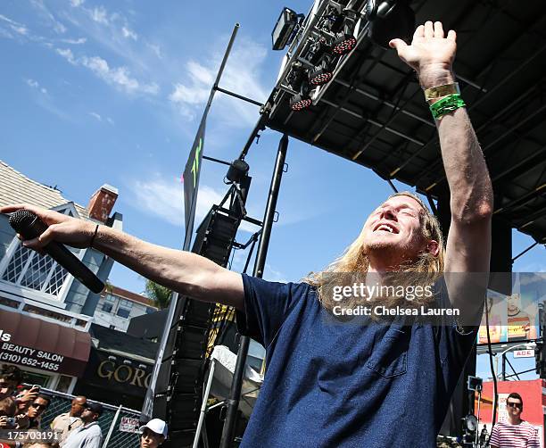 Asher Roth The Rapper Lauren Roth Photos and Premium High Res Pictures - Getty Images