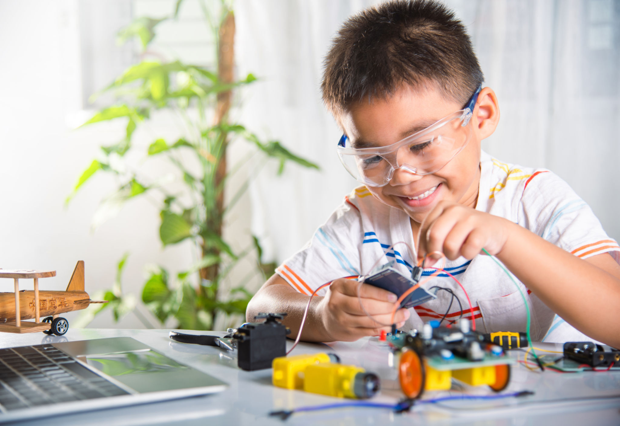 child building robot