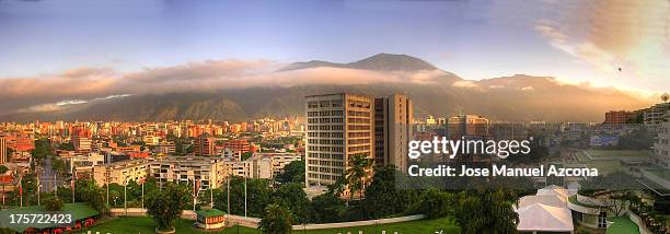 caracas. amanece en la ciudad con el m - caracas city stock pictures, royalty-free photos & images