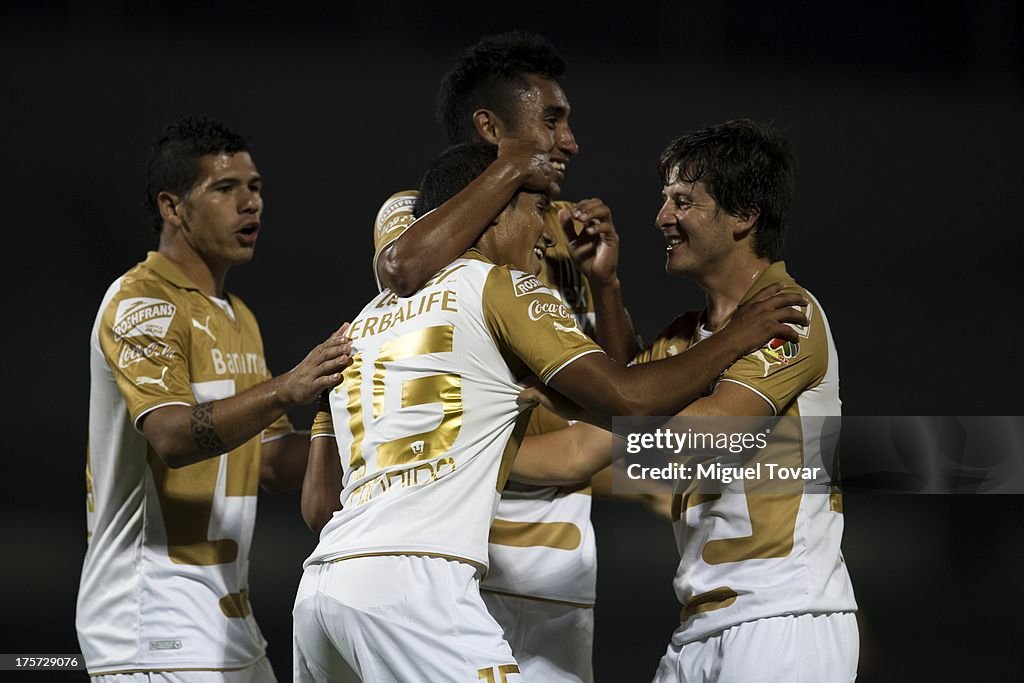 Pumas UNAM v Leones Negros - Copa MX