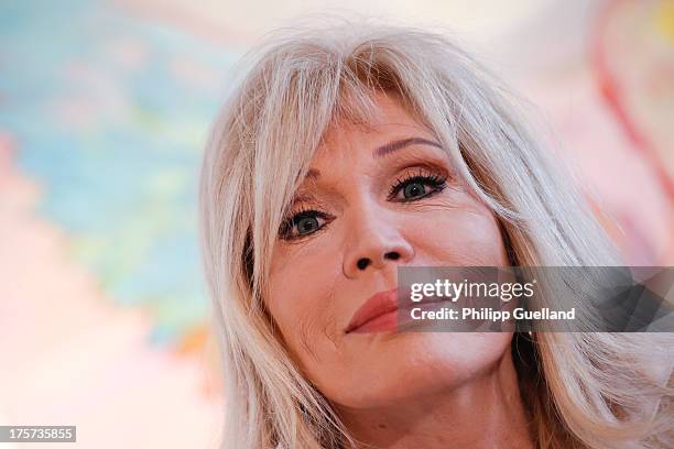 Adam Lear 29 Amanda Lear Evolution Stock Photos, High-Res Pictures, and Images ...