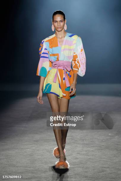 Model walks the runway at the Como la trucha al trucho Spring/Summer 2024 fashion show during the 080 Barcelona Fashion Week at Recinte Modernista de...