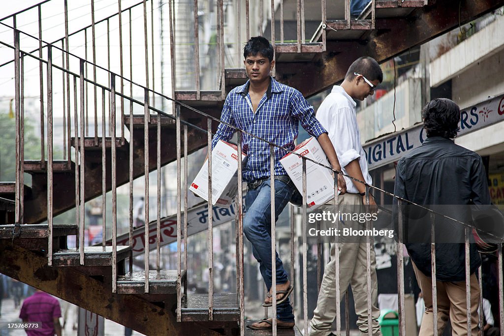 Images From Nehru Place IT Market Ahead of CPI Figures