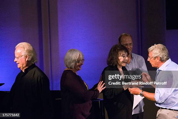 Juliette Greco , her husband pianist Gerard Jouannest , her daughter Laurence , the Doctor of Festival and Artistic Director of the Festival Michel...