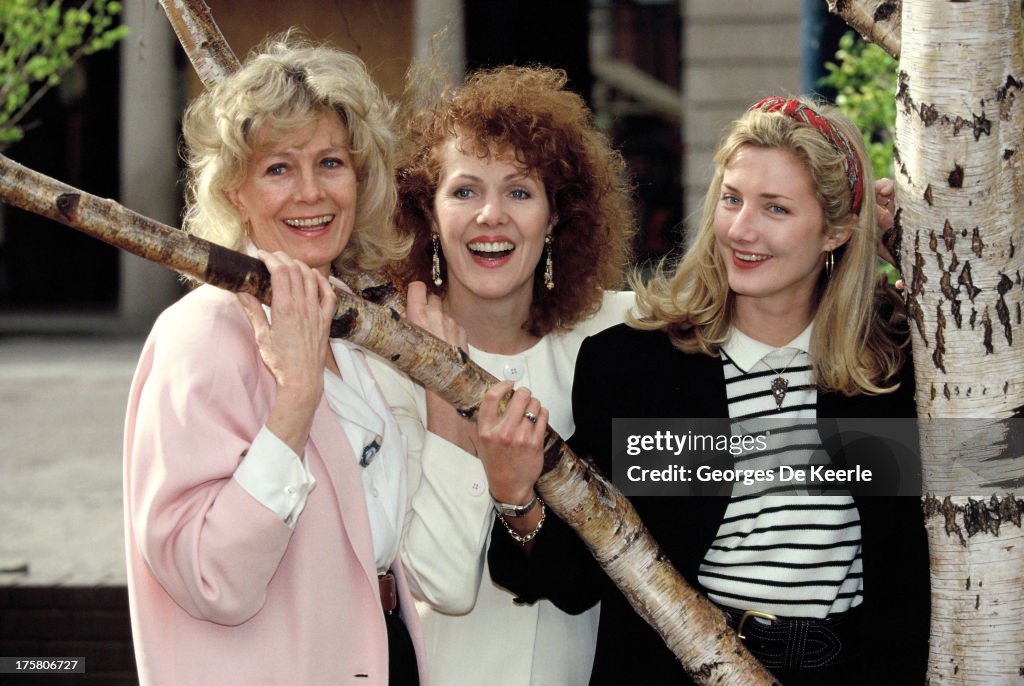 English Actress Vanessa Redgrave With Her Sister Lynn Redgrave And english-actress-vanessa-redgrave-with-her-sister-lynn-redgrave-and