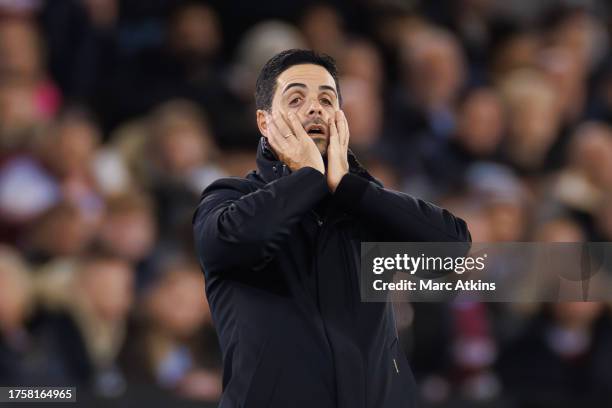 Mikel Arteta, Head Coach of Arsenal during the Carabao Cup Fourth Round match between West Ham United and Arsenal at London Stadium on November 1,...