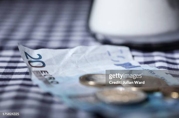 money on table - twenty euro note stock pictures, royalty-free photos & images