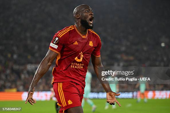 Romelu Lukaku of AS Roma celebrates after scoring the team's second