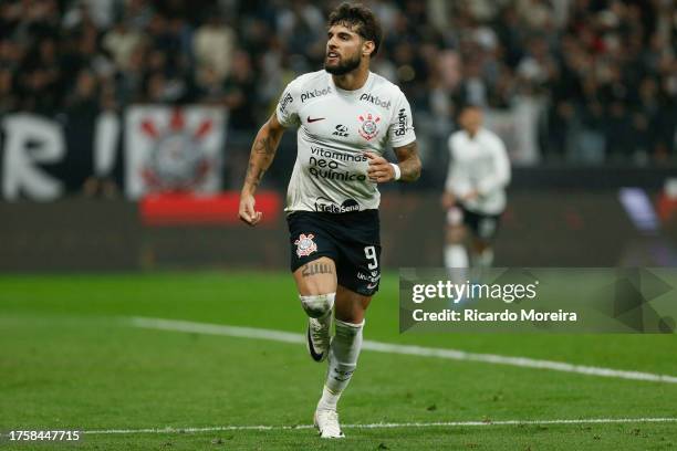 Yuri Alberto of Corinthians celebrate after scoring the first goal of his team during the match between Corinthians and Athletico Paranaense as part...