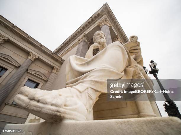 statue of herodotus, sculpture in front of the parliament in vienna, austria - herodotus stock-fotos und bilder