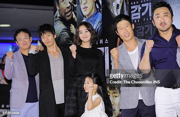 Director Kim Sung-Soo, Jang Hyuk, Suae, Park Min-Ha, Yoo Hae-Jin and Ma Dong-Seok attend the 'The Flu' VIP press screening at Wangsimni CGV on August...
