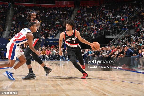 Shaedon Sharpe of the Portland Trail Blazers dribbles the ball during the game against the Detroit Pistons on November 1, 2023 at Little Caesars...