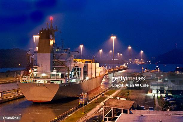 cargo ship, panama canal - canal stock pictures, royalty-free photos & images