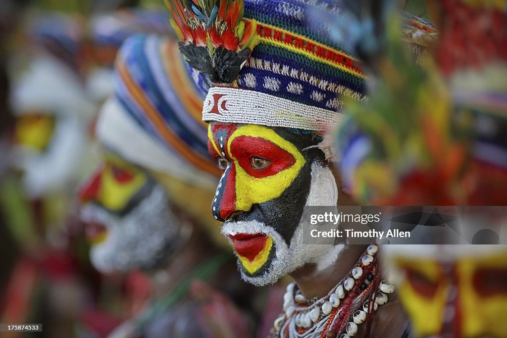 Tribal dance at Mount Hagen Festival