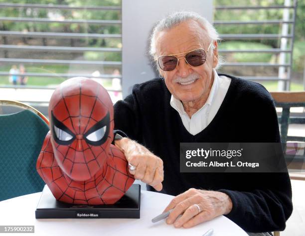 Comicbook Icon Stan Lee attends Day 1 of Wizard World Chicago Comic Con 2013 at the Donald E. Stephens Convention Center on August 9, 2013 in...