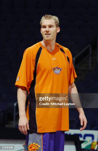 Jake Voskuhl of the Phoenix Suns warms-up prior to the start of the game against the Washington Wizards at MCI Center on January 27, 2003 in...