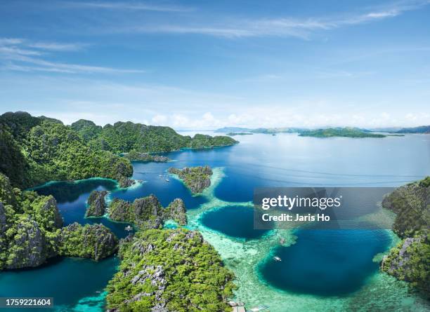 tropical island scenery in palawan, philippines - palawan island stock pictures, royalty-free photos & images