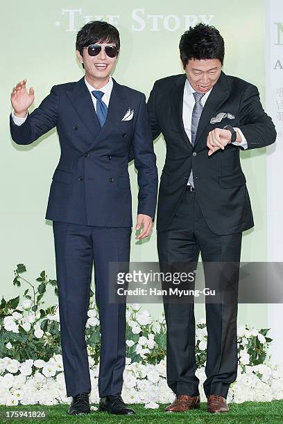 South Korean actors Kim Min-Jong and Kim Soo-Ro arrive for wedding ceremony of Lee Byung-Hun and Rhee Min-Jung at the Hyatt Hotel on August 10, 2013...