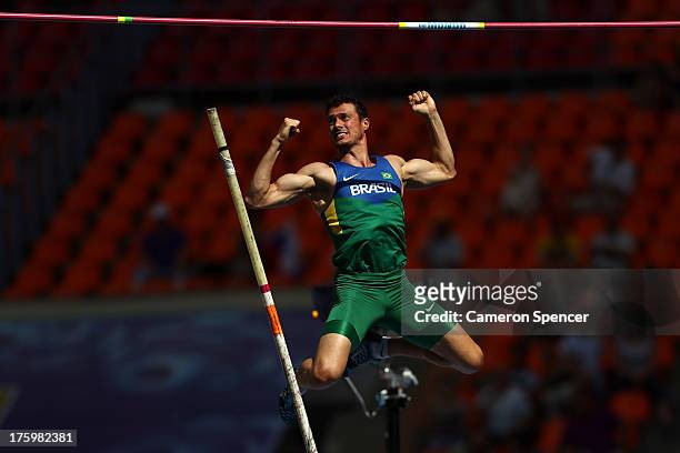 Carlos Chinin of Brazil competes in the Men's Decathlon Pole Vault during Day Two of the 14th IAAF World Athletics Championships Moscow 2013 at...