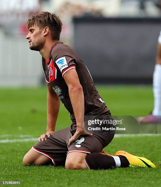 Christopher Noethe of St.Pauli looks dejected during the Second Bundesliga match between FC St. Pauli and Arminia Bielefeld at Millerntor Stadium on...