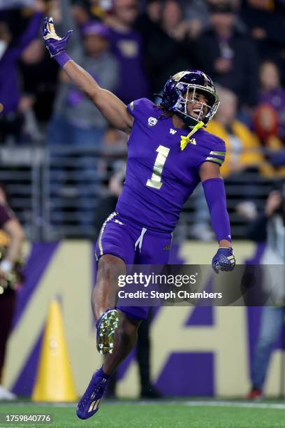 Jabbar Muhammad of the Washington Huskies reacts after a stop against the Arizona State Sun Devils during the fourth quarter at Husky Stadium on...