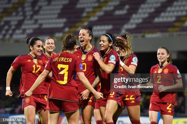Jennifer Hermoso of Spain celebrates with teammates after scoring the team's first goal during the UEFA Women's Nations League match between Italy...