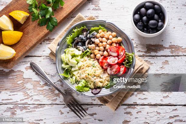 mediterranean bowl - mediterranean diet stockfoto's en -beelden