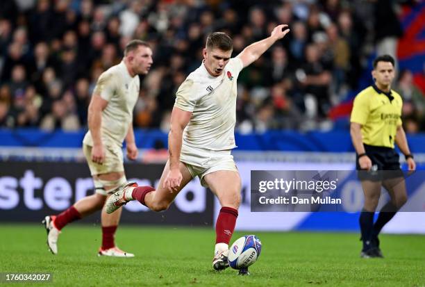 Owen Farrell of England kicks a penalty during the Rugby World Cup France 2023 Bronze Final match between Argentina and England at Stade de France on...