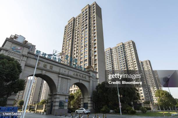 Country Garden Holdings Co.'s Phoenix City development in Suzhou, Jiangsu province, China, on Thursday, Nov. 2, 2023. The decline of China's home...