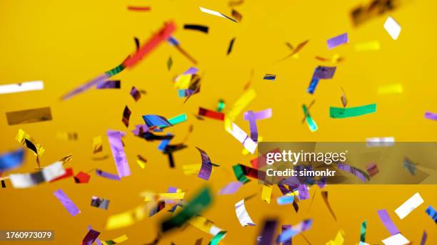 confettis multicolores - réjouissances photos et images de collection