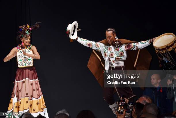 Ophély Mézino and Laurent Maistret dressed by Christophe Bertrand and Nicolas Morin for La Reine Astrid & le créateur Ricardo Dávila for Promperú...