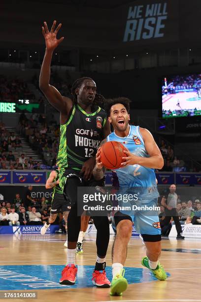 Izayah Le'Afa of the Breakers drives at the basket during the round five NBL match between South East Melbourne Phoenix and New Zealand Breakers at...