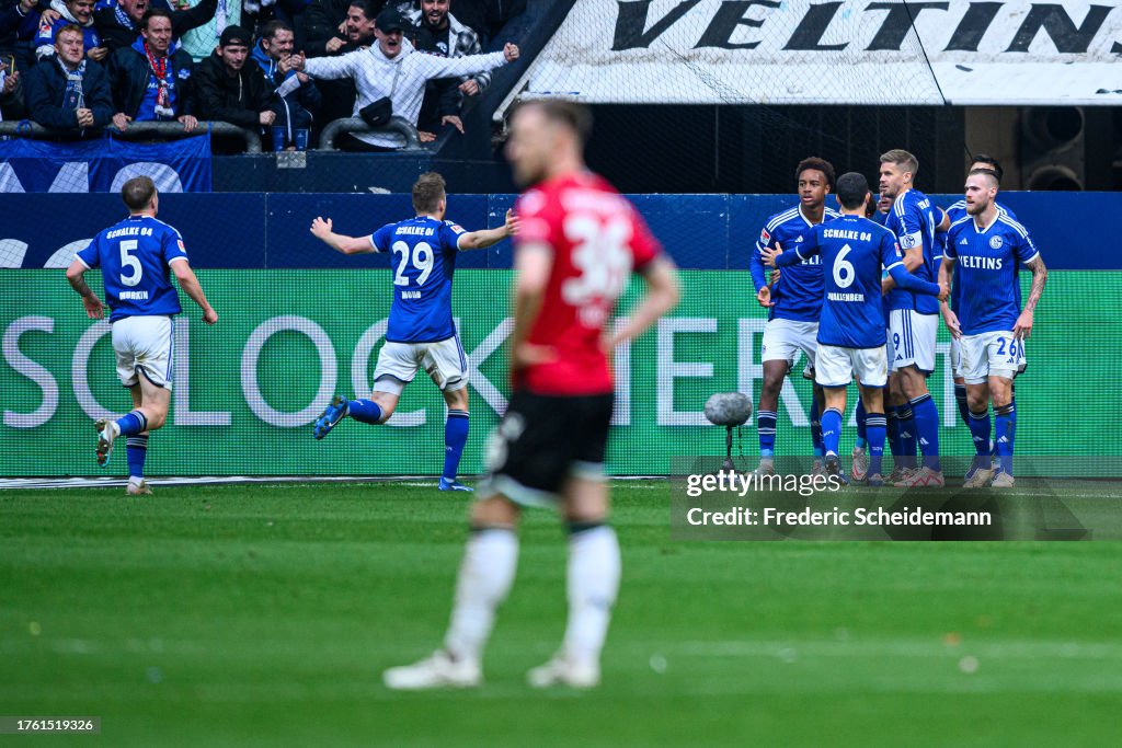 FC Schalke 04 v Hannover 96 - Second Bundesliga