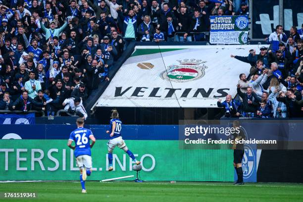 Lino Tempelmann of Schalke celebrates after scoring his teams second goal during the Second Bundesliga match between FC Schalke 04 and Hannover 96 at...