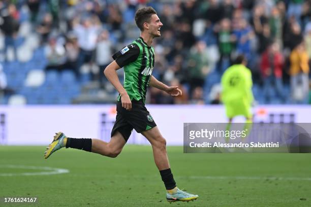Daniel Boloca of US Sassuolo celebrates after scoring the1-1 goal during the Serie A TIM match between US Sassuolo and Bologna FC at Mapei Stadium -...