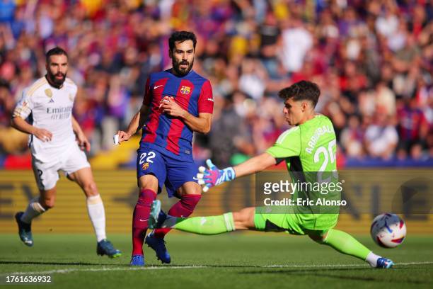Ilkay Guendogan of FC Barcelona scores the team's first goal during the LaLiga EA Sports match between FC Barcelona and Real Madrid CF at Estadi...
