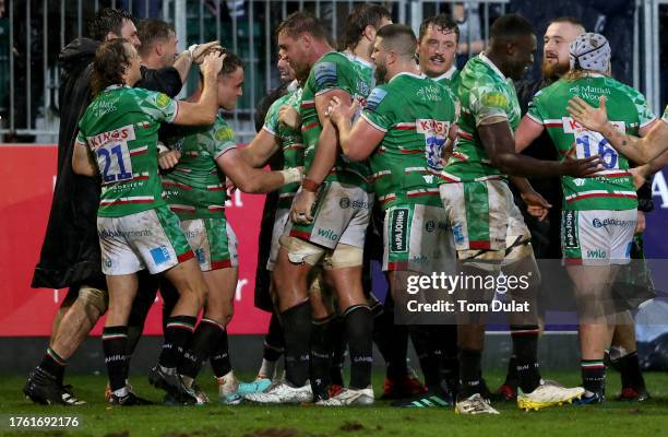 Jamie Shillcock of Leicester Tigers celebrates with the team kicking the winning penalty during the Gallagher Premiership Rugby match between Bath...