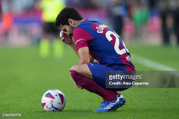 Ilkay Guendogan of FC Barcelona reacts during the LaLiga EA Sports match between FC Barcelona and Real Madrid CF at Estadi Olimpic Lluis Companys on...