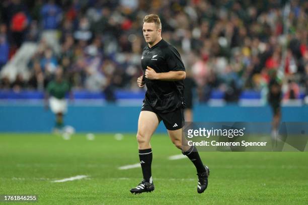 Sam Cane of New Zealand warms up prior to the Rugby World Cup Final match between New Zealand and South Africa at Stade de France on October 28, 2023...