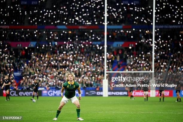 Faf de Klerk of South Africa prepares for kick-off ahead of the Rugby World Cup Final match between New Zealand and South Africa at Stade de France...