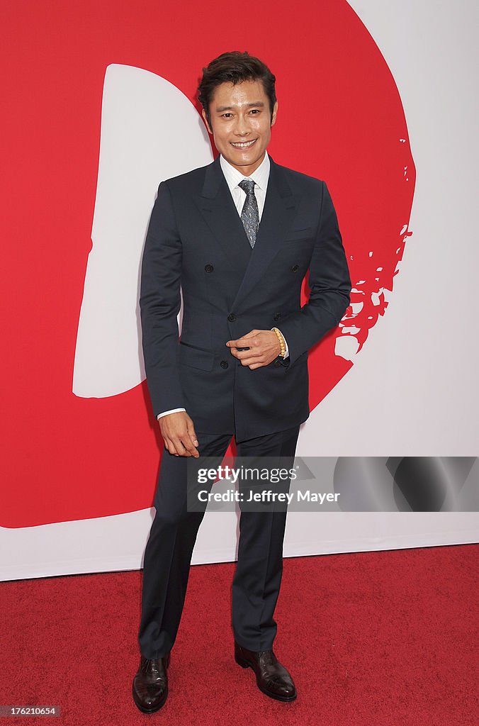 "RED 2" - Los Angeles Premiere - Arrivals