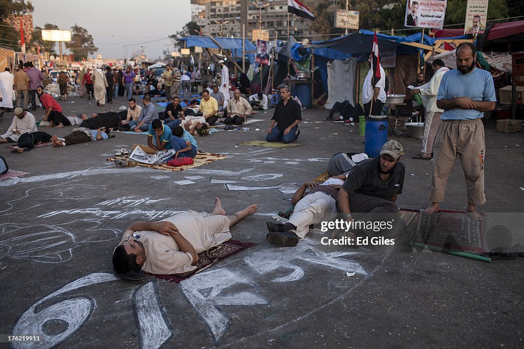 Egyptian Forces Threaten to Remove Pro Morsi Demonstrators